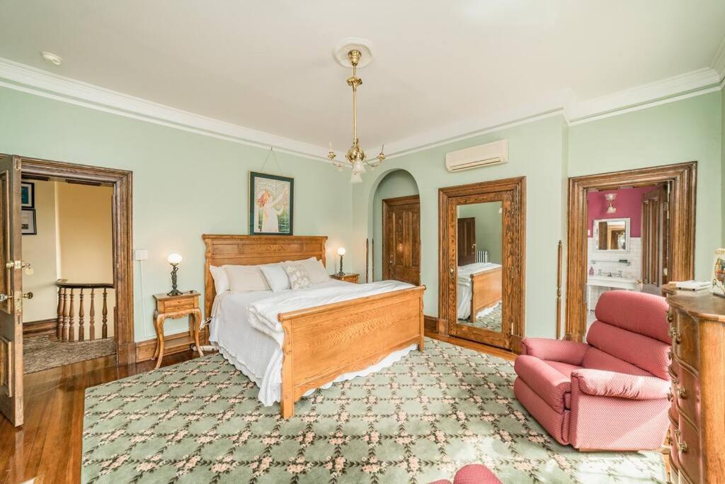 Apartmán Peaceful Easy Feelings - King Sized Bed - Sleeps 2 Lynchburg Exteriér fotografie