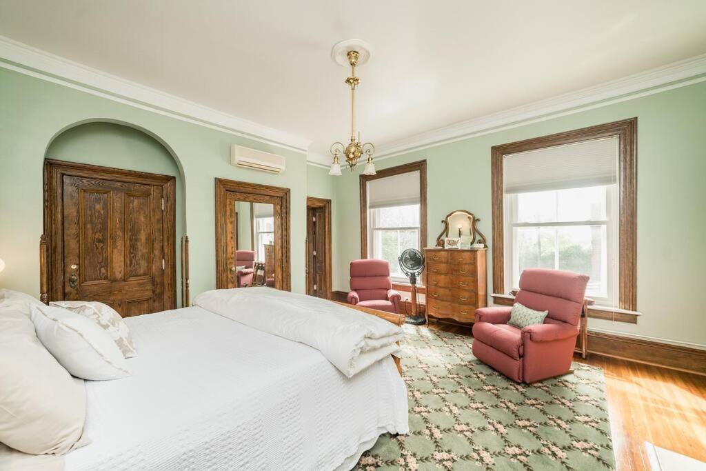 Apartmán Peaceful Easy Feelings - King Sized Bed - Sleeps 2 Lynchburg Exteriér fotografie