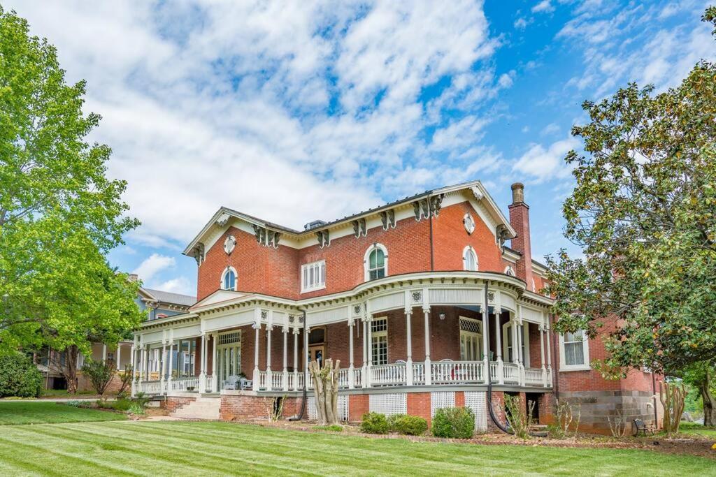 Apartmán Peaceful Easy Feelings - King Sized Bed - Sleeps 2 Lynchburg Exteriér fotografie